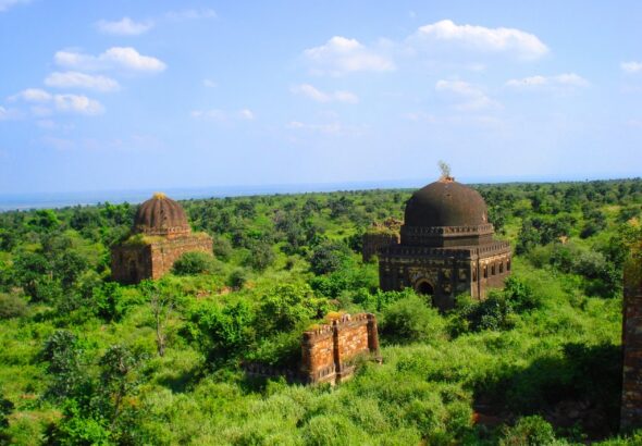 indorei-fort-on-aravali-hill
